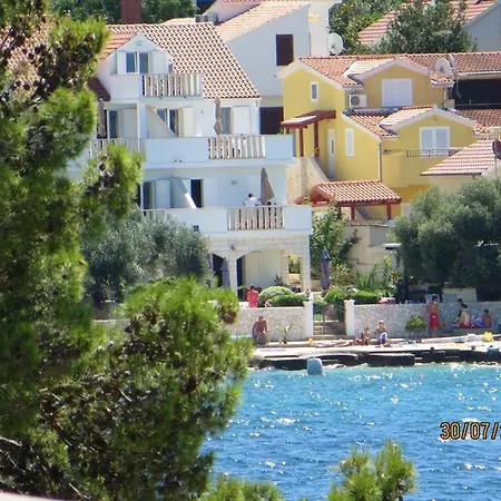 Apartment Doni *